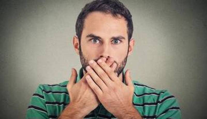 چرا دچار سکسکه می‌شویم؟ چگونه آن را متوقف کنیم؟